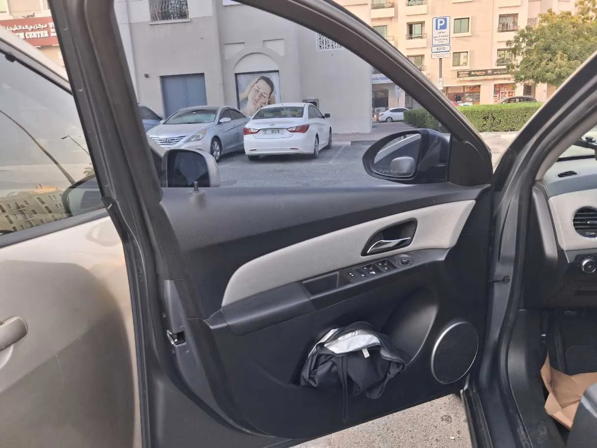 Car image 10