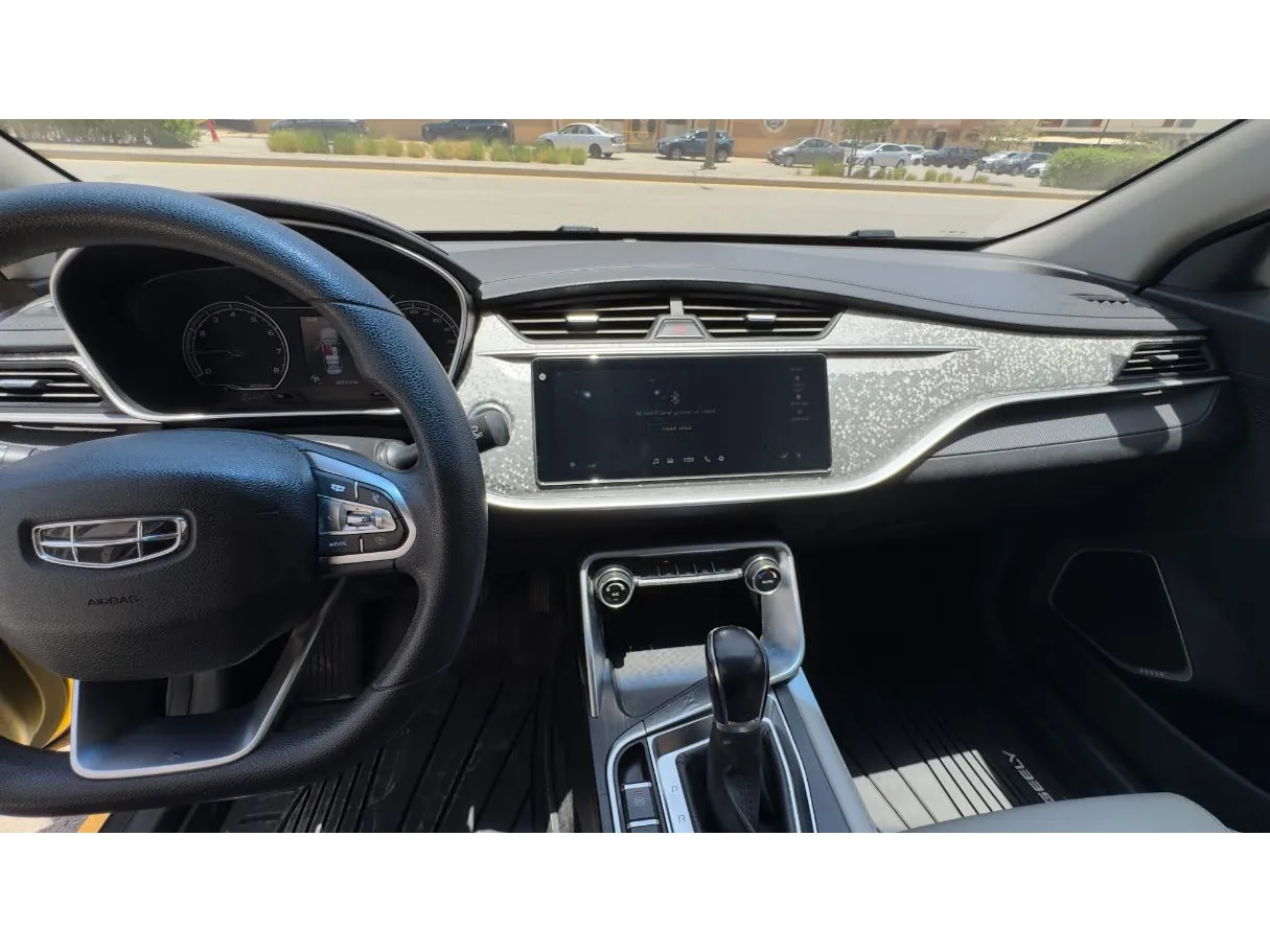 Car image 15