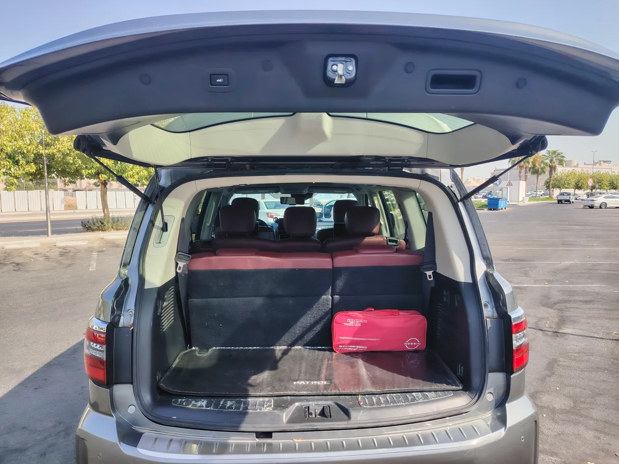Car image 27