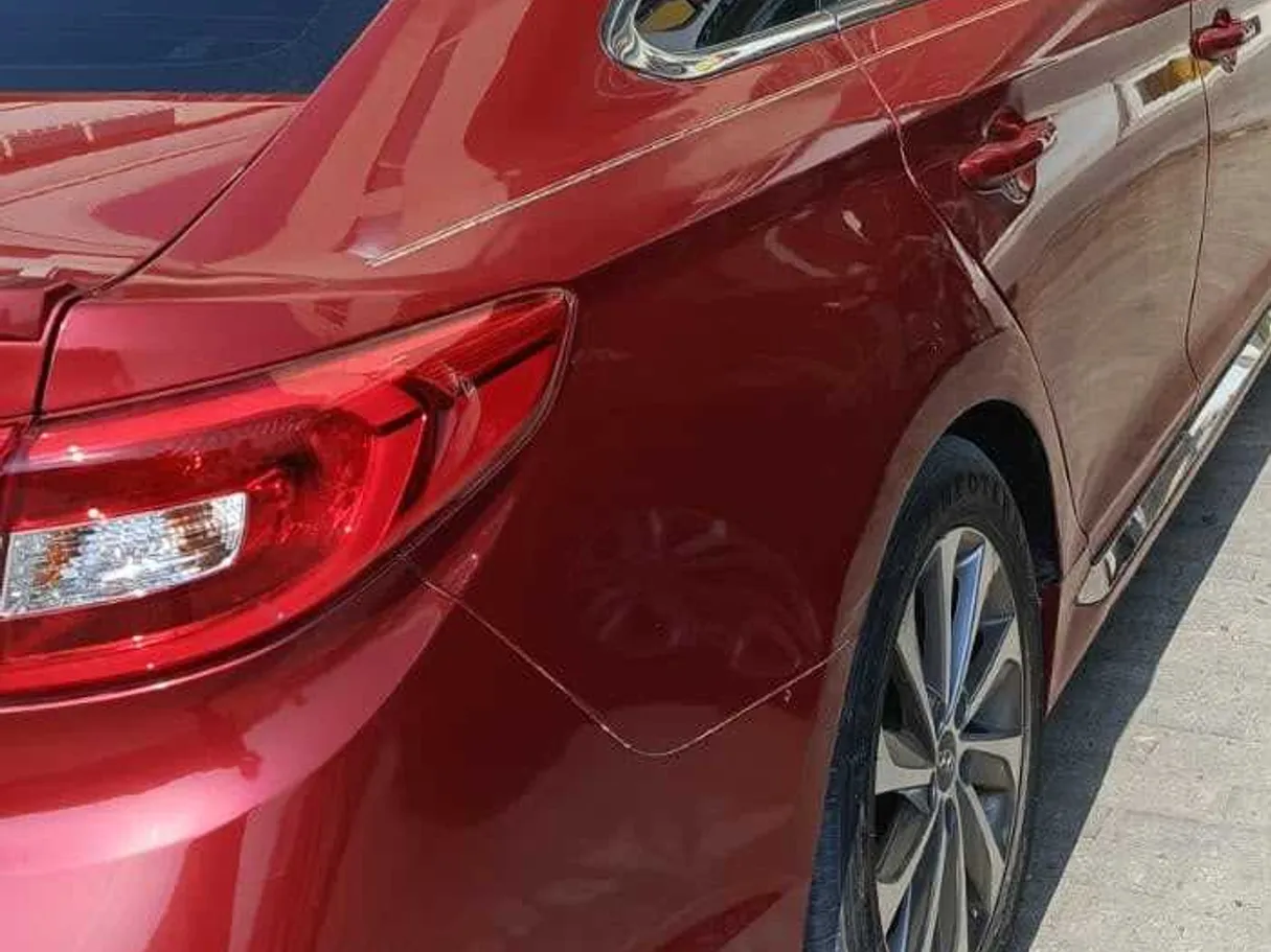 Car image 9
