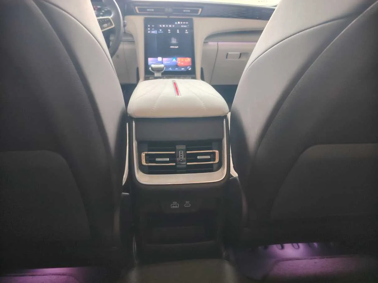 Car image 33