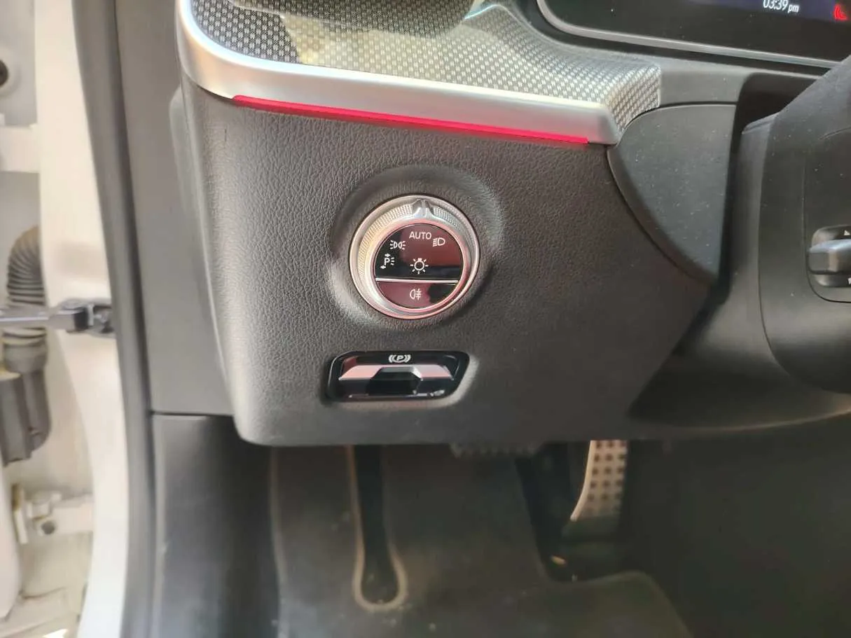 Car image 42