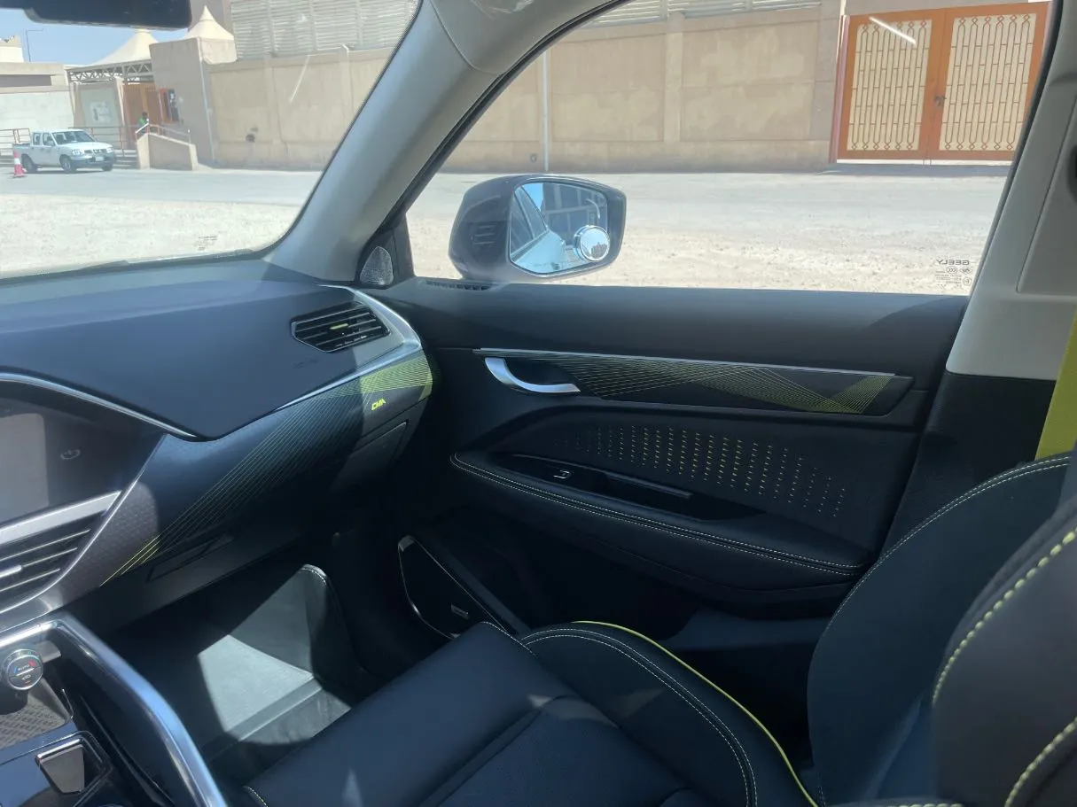 Car image 23