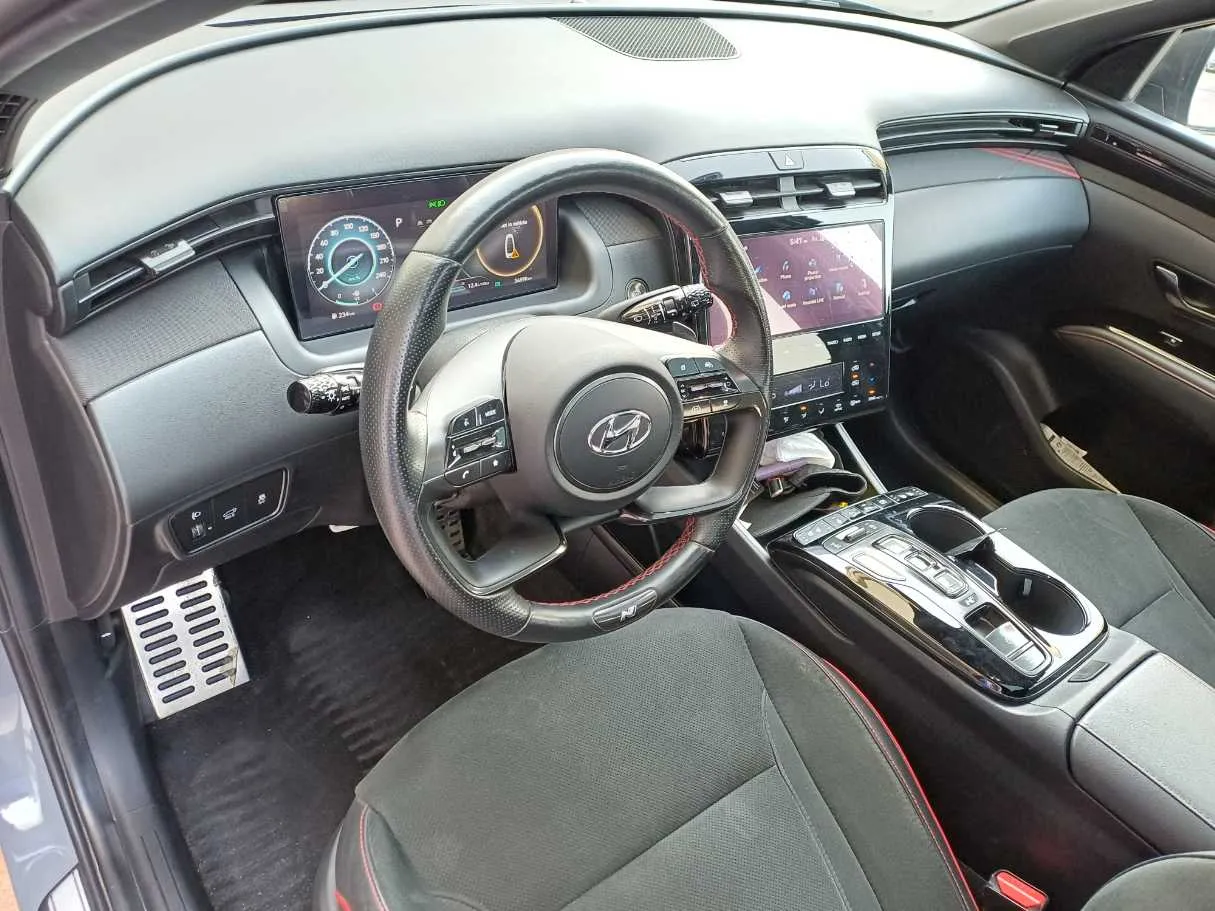 Car image 11
