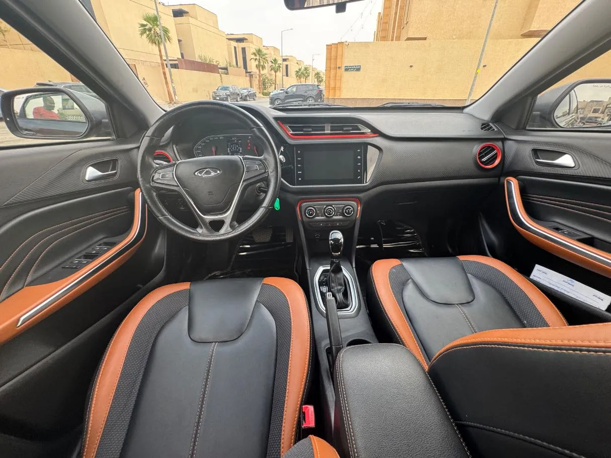 Car image 15