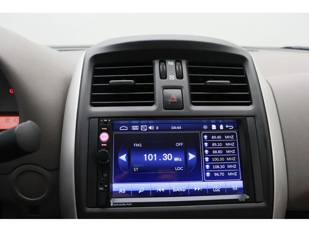 Car image 5