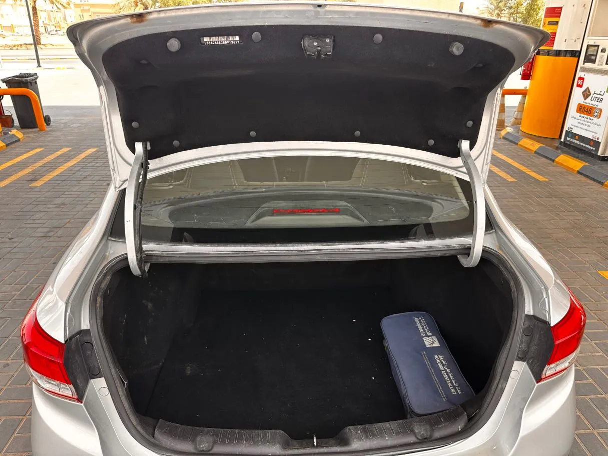 Car image 20