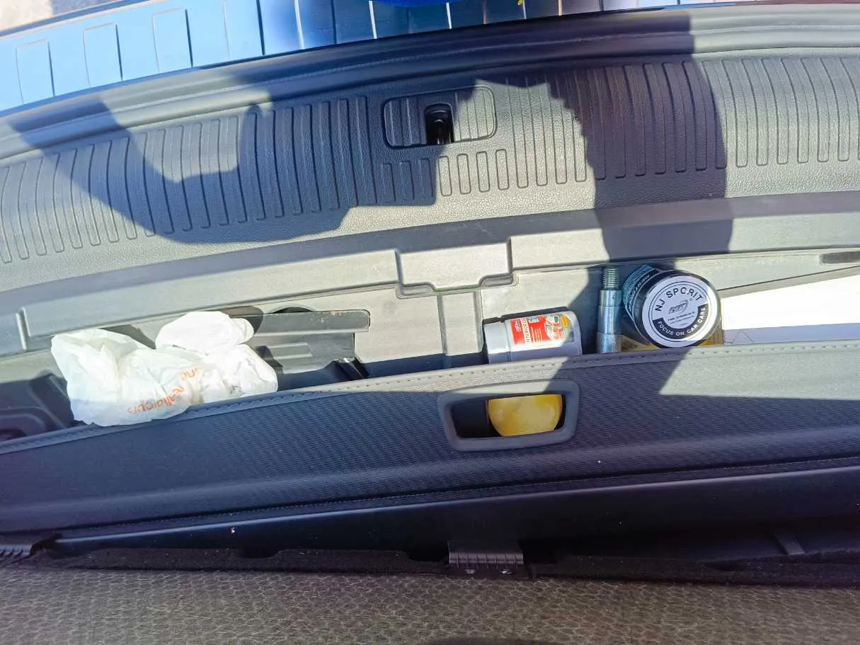 Car image 35