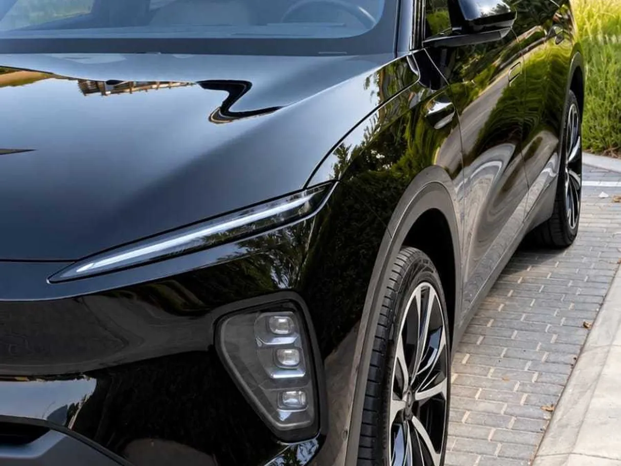 Car image 5