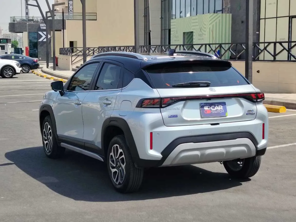 Car image 7