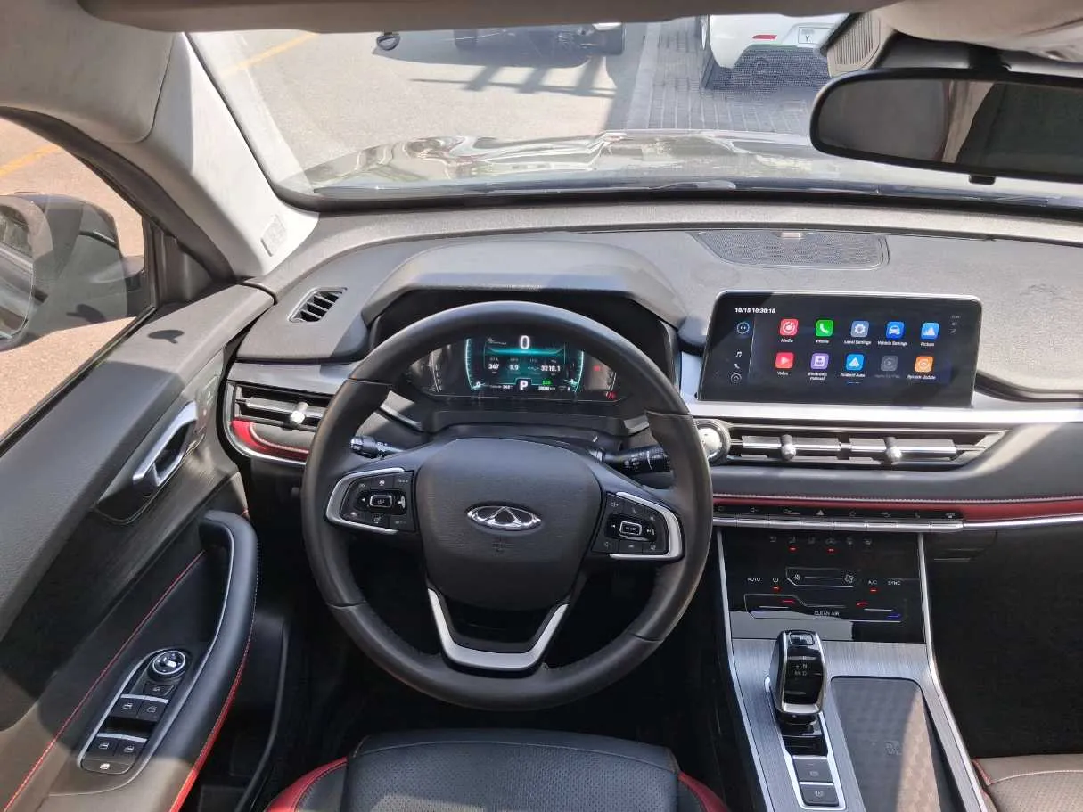 Car image 14
