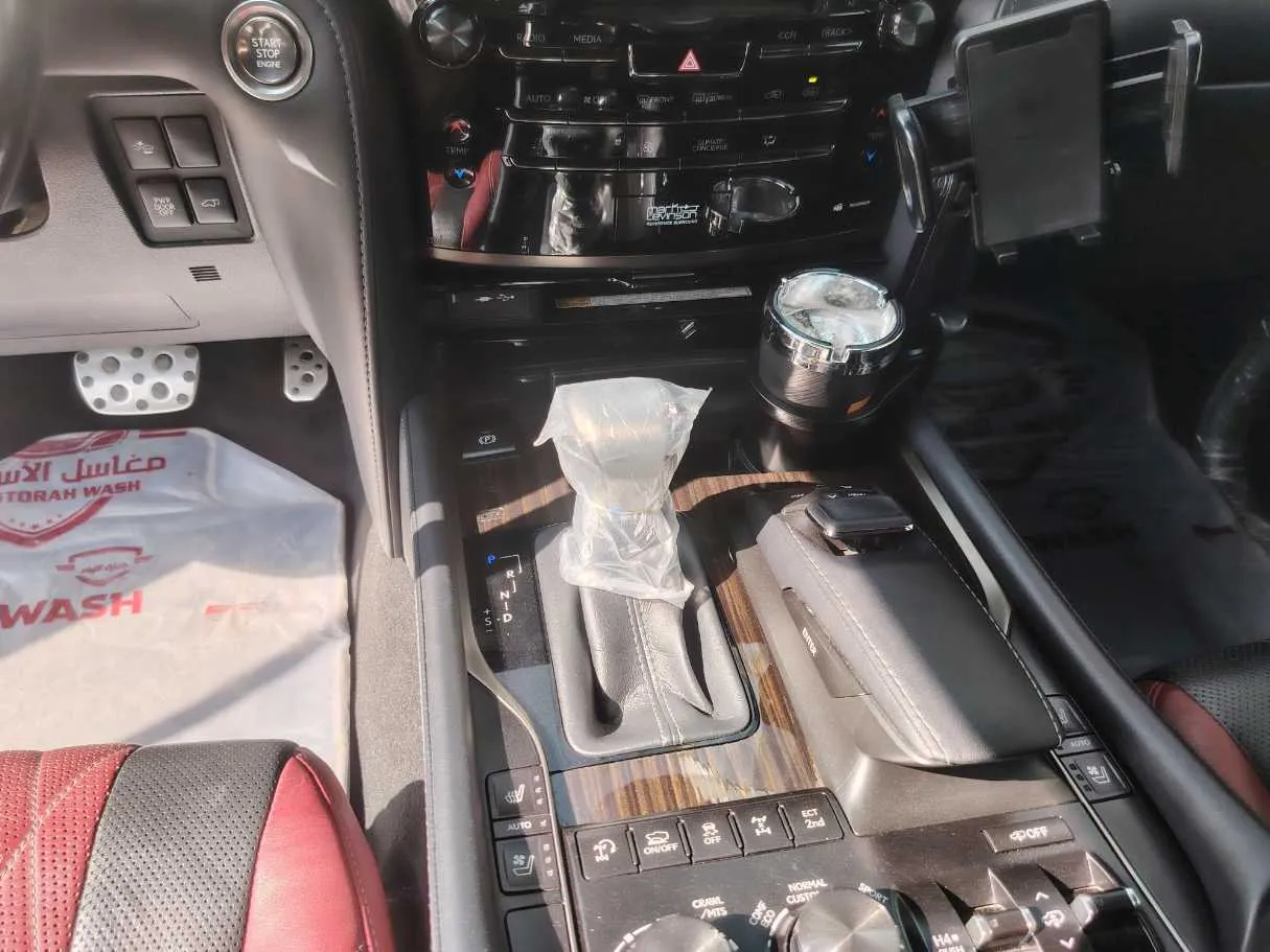 Car image 23