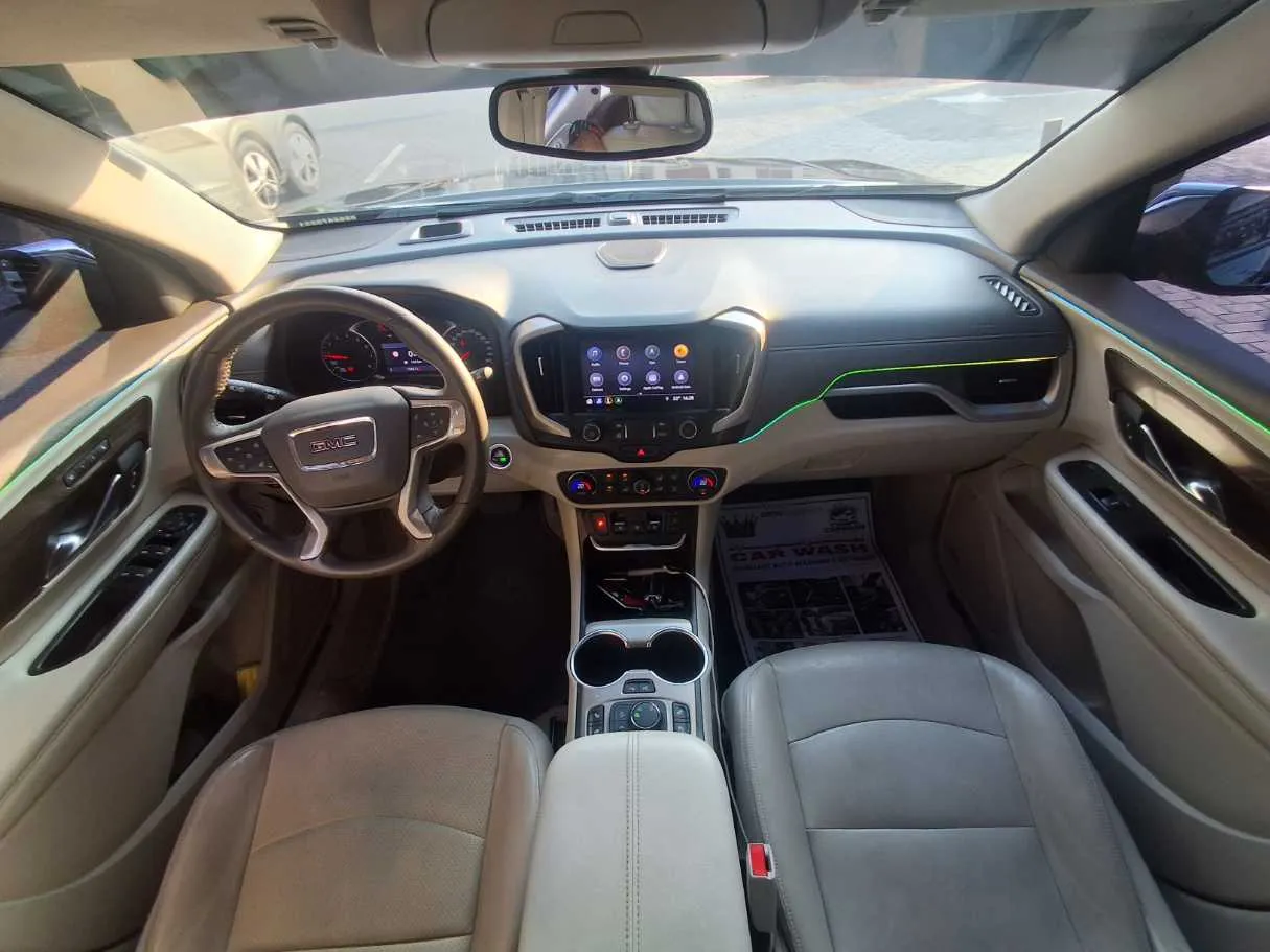 Car image 13