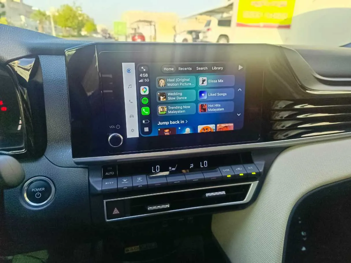 Car image 30