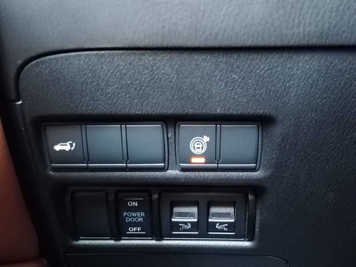 Car image 35