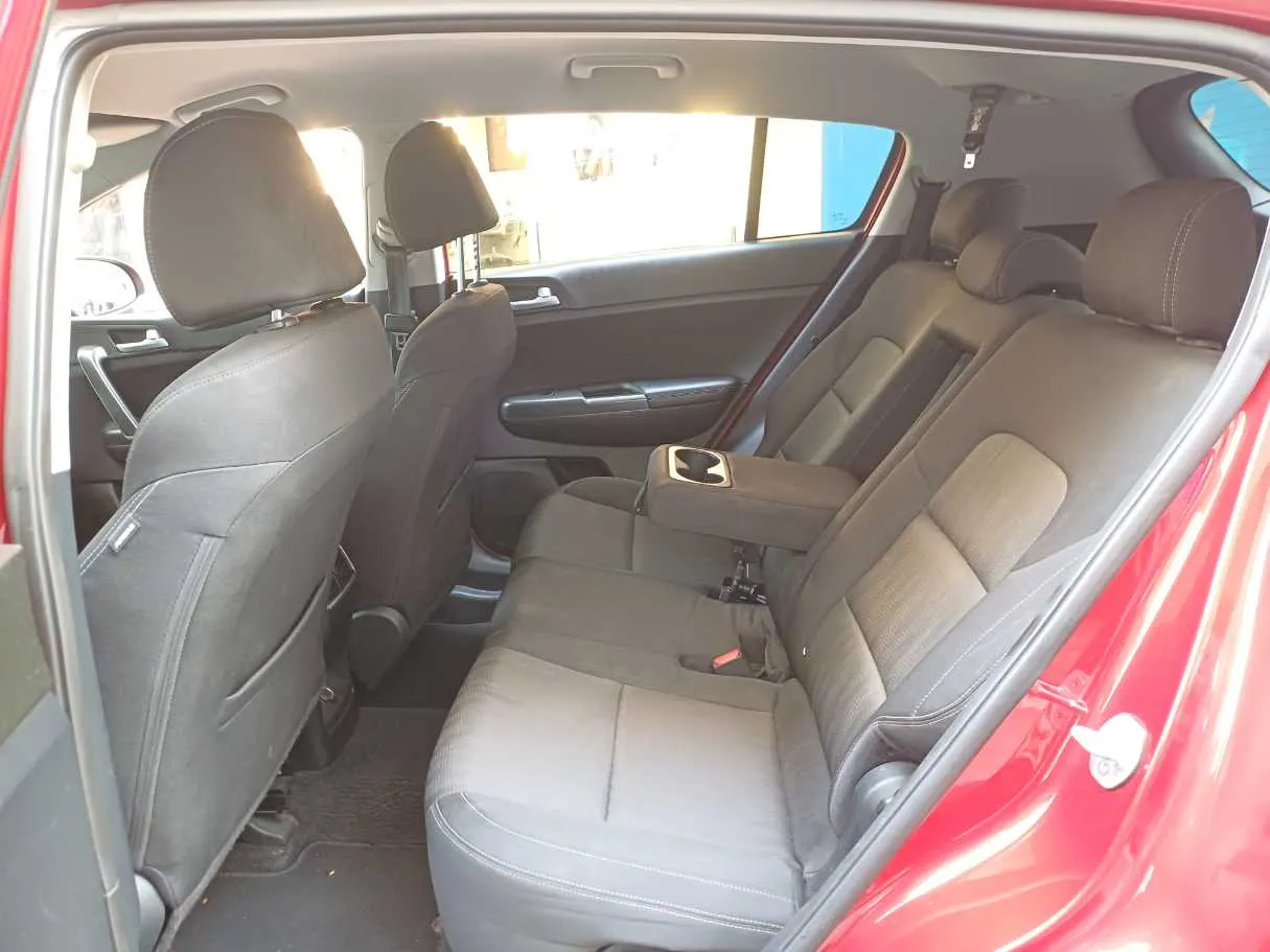 Car image 13