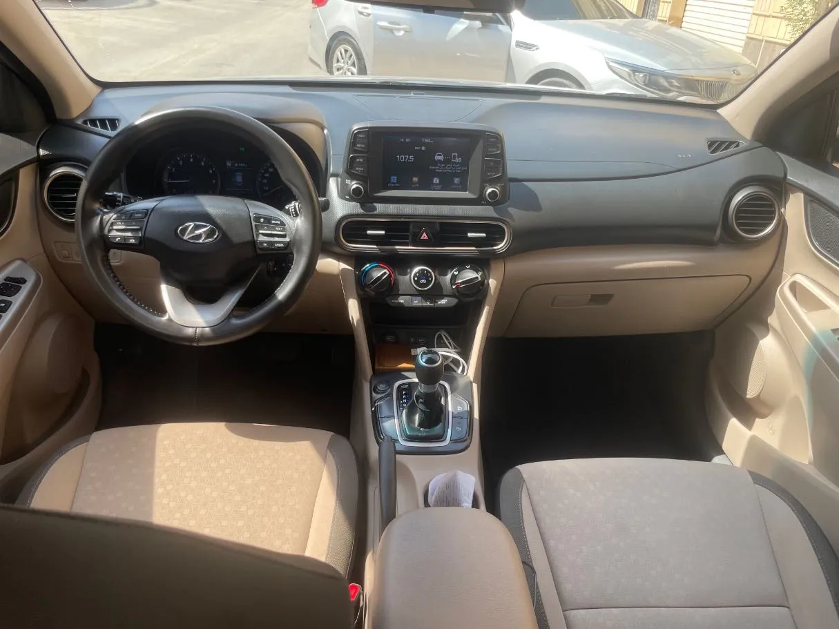 Car image 17