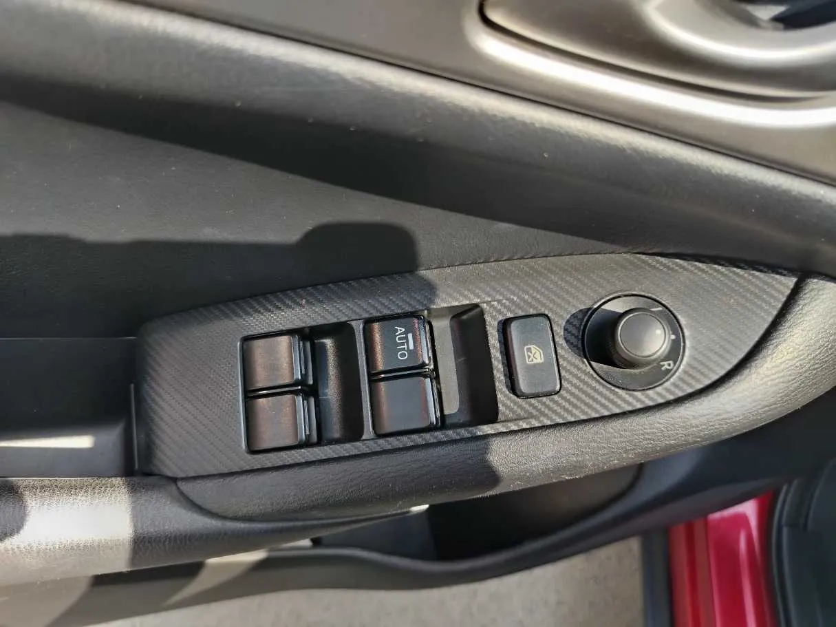 Car image 34