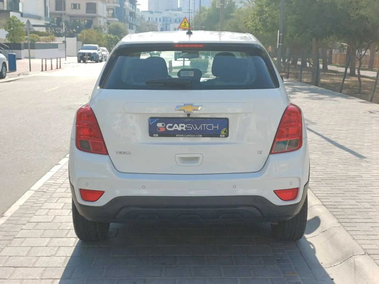 Car image 6