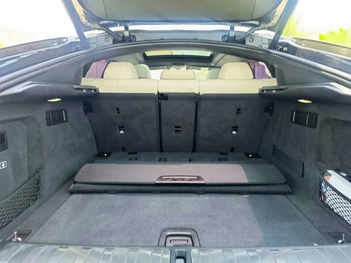 Car image 35