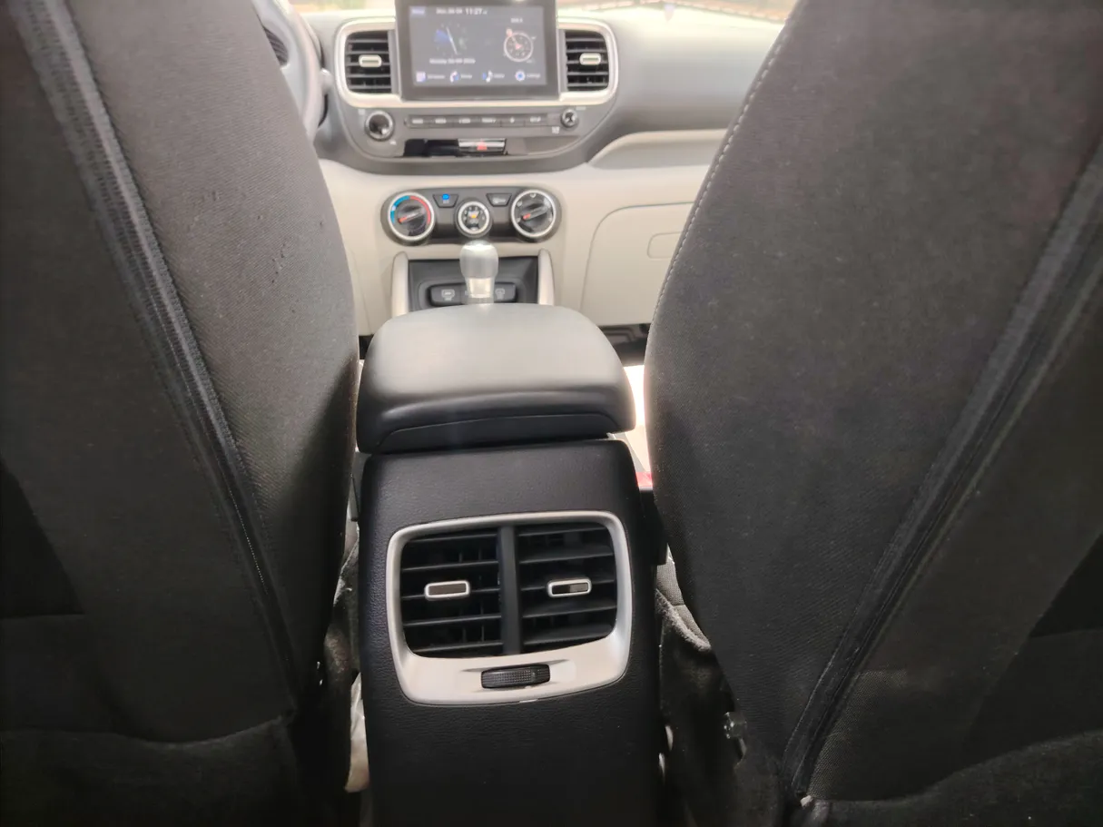 Car image 25