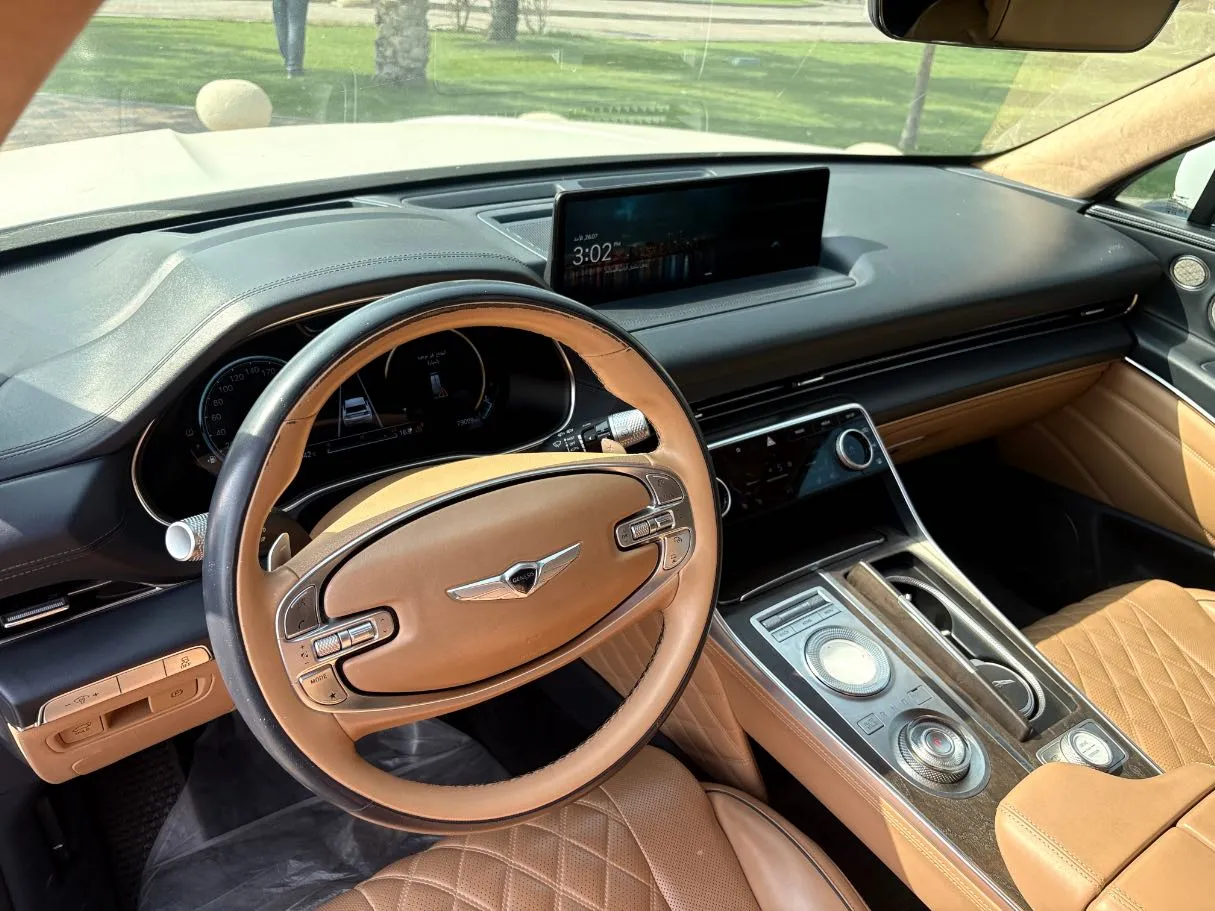 Car image 11