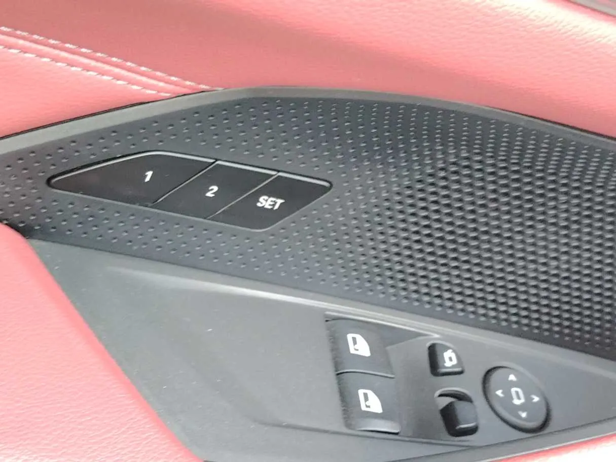 Car image 29