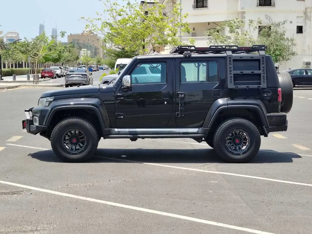 Car image 8