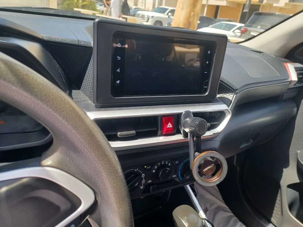 Car image 15