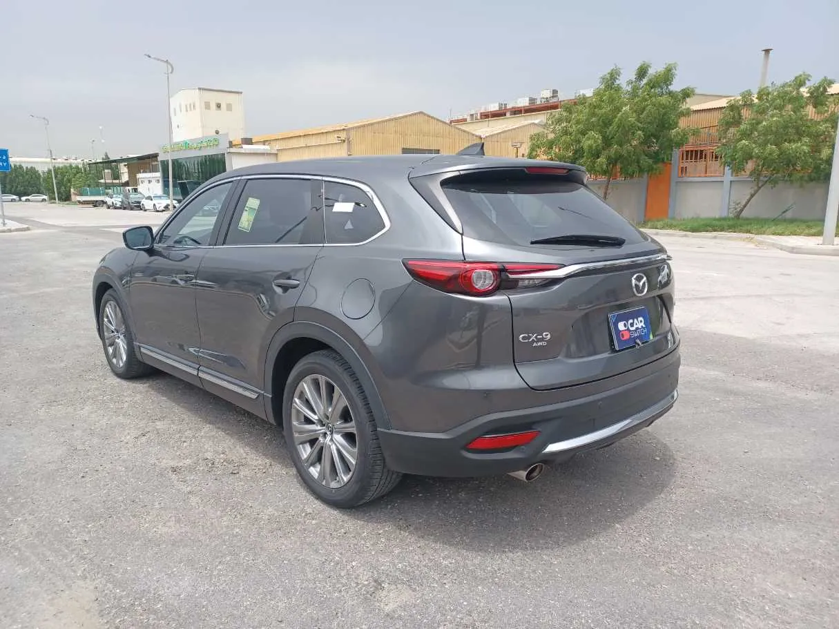 Car image 7