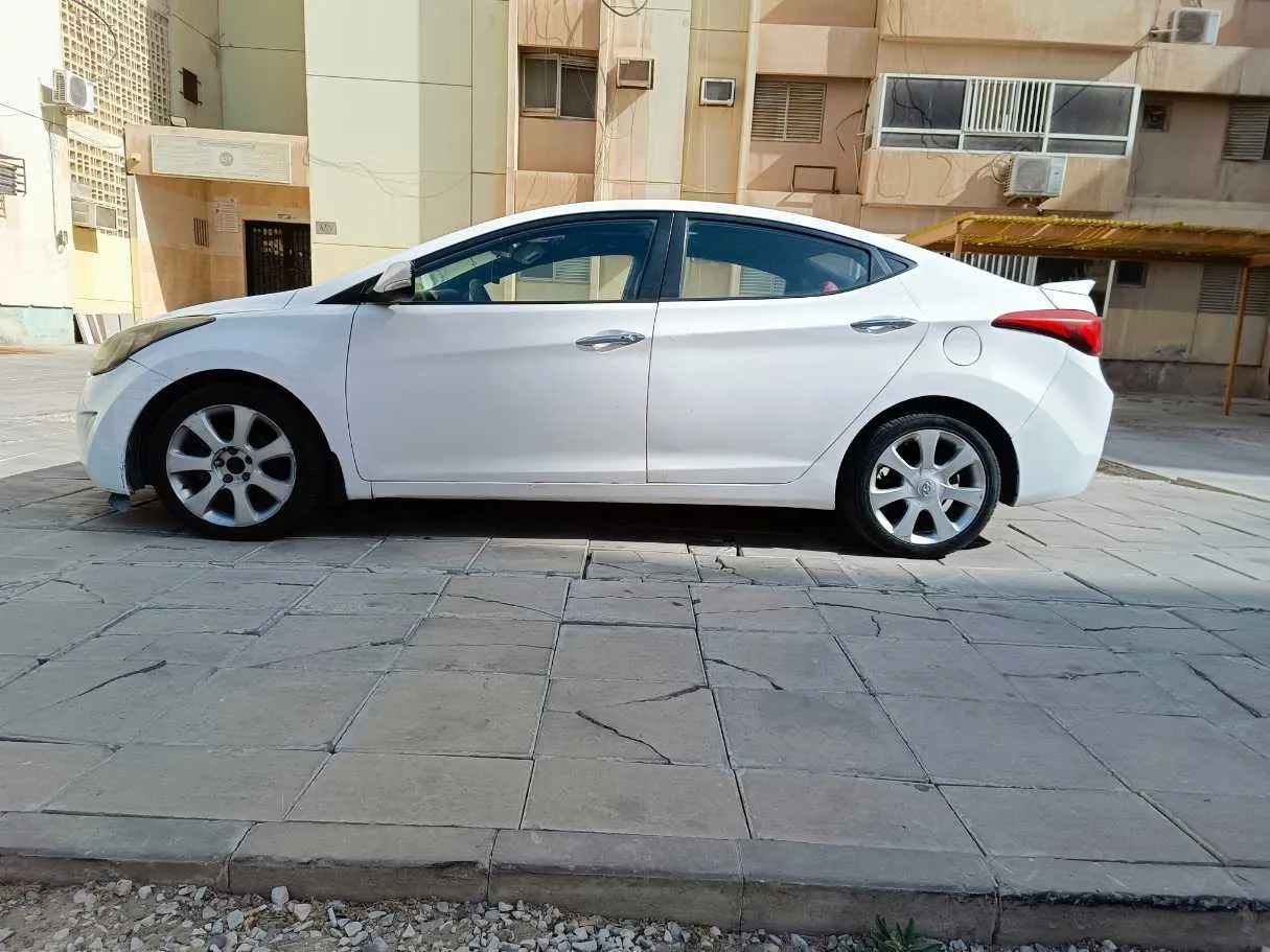 Car image 8
