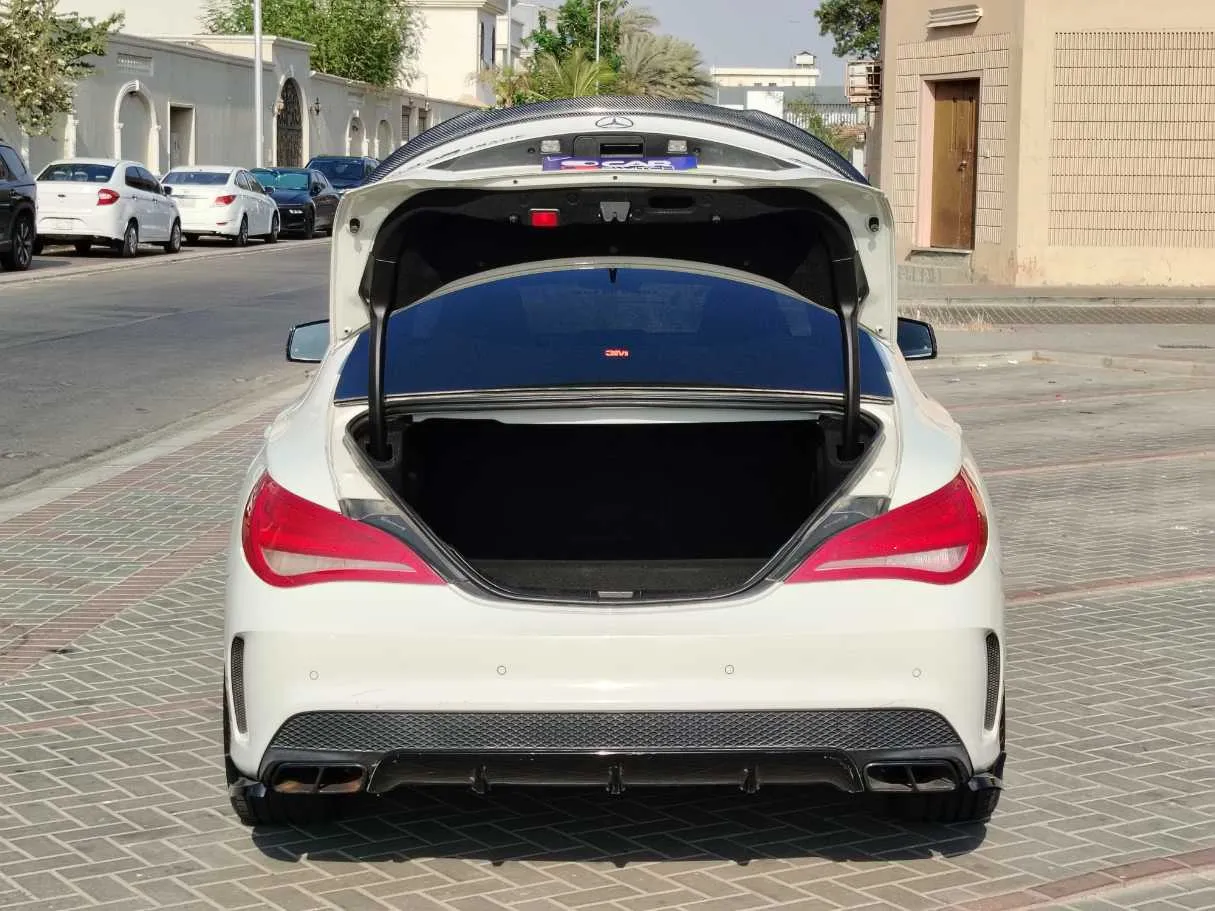 Car image 28
