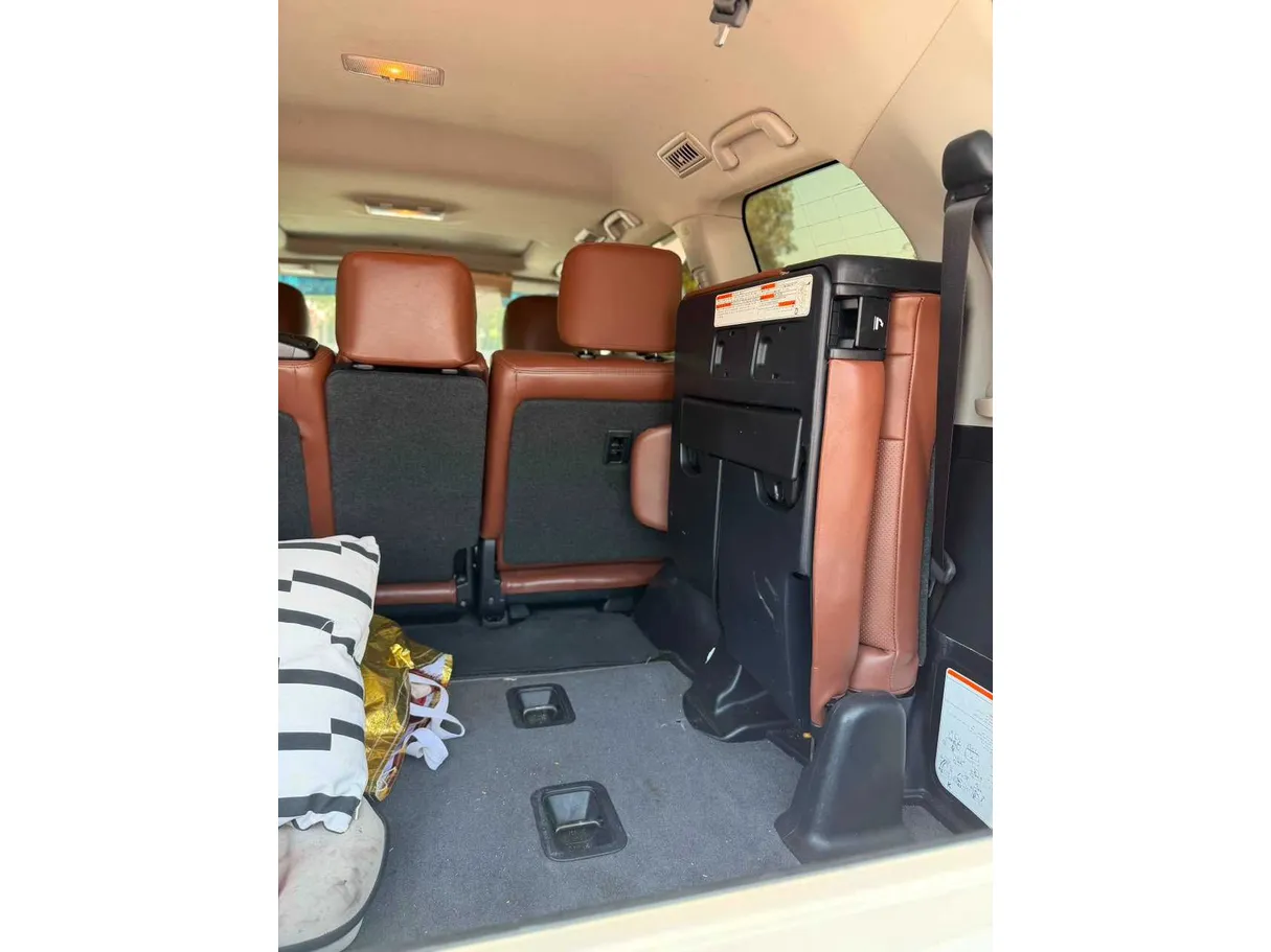 Car image 37