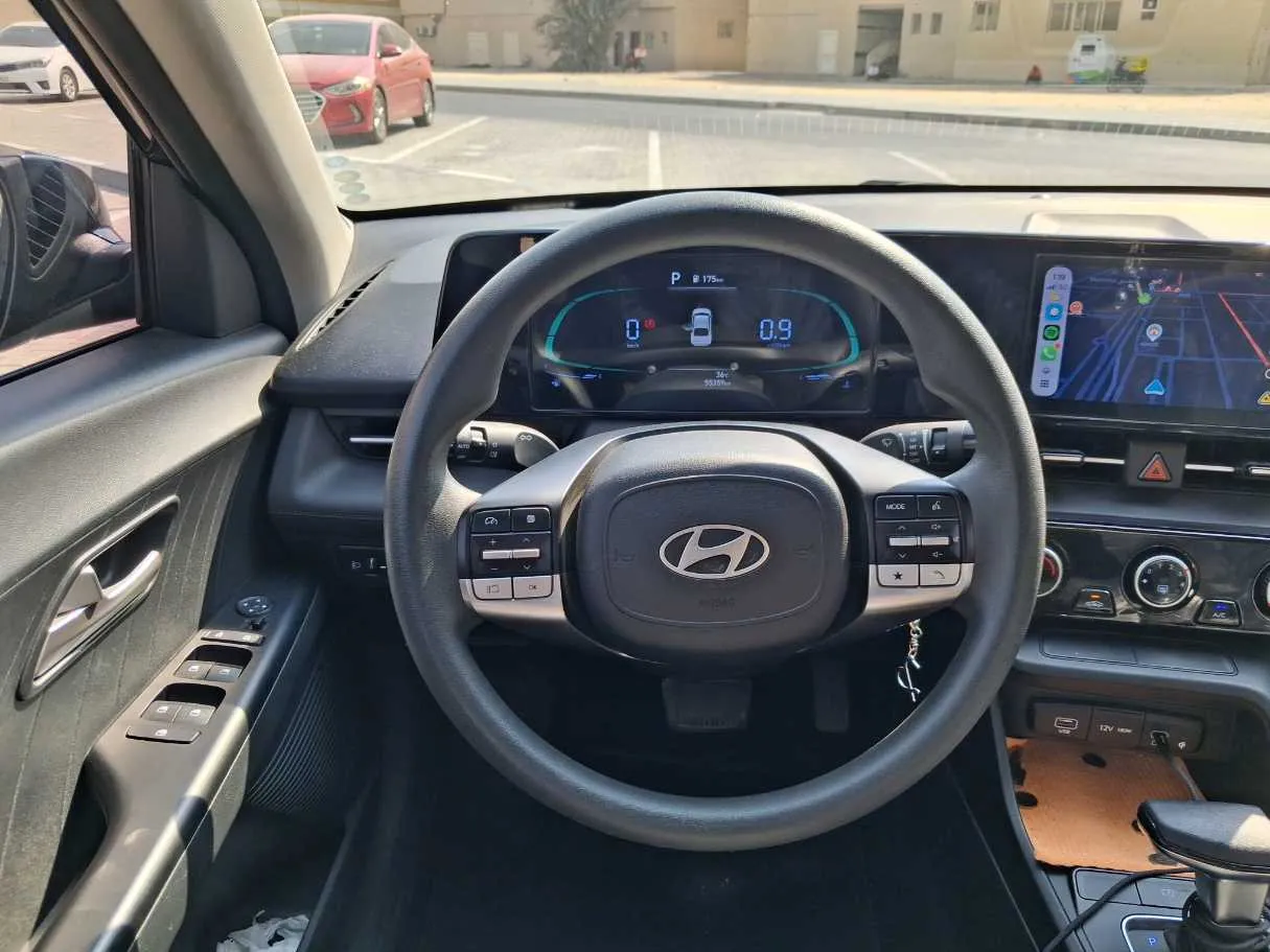 Car image 19