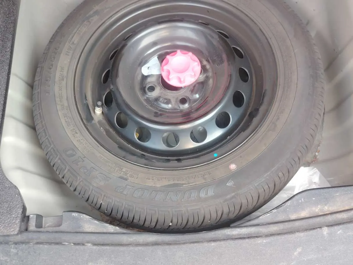 Car image 23