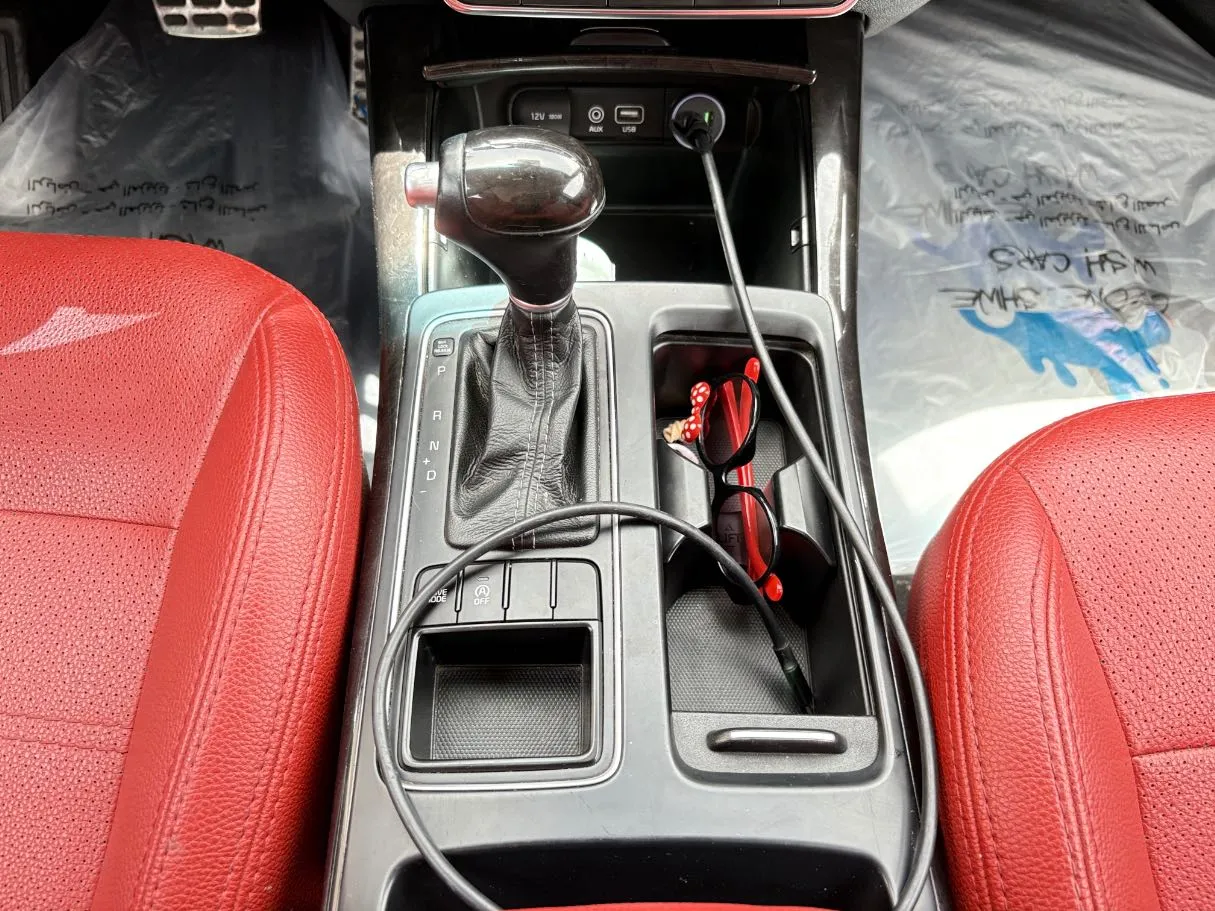 Car image 19