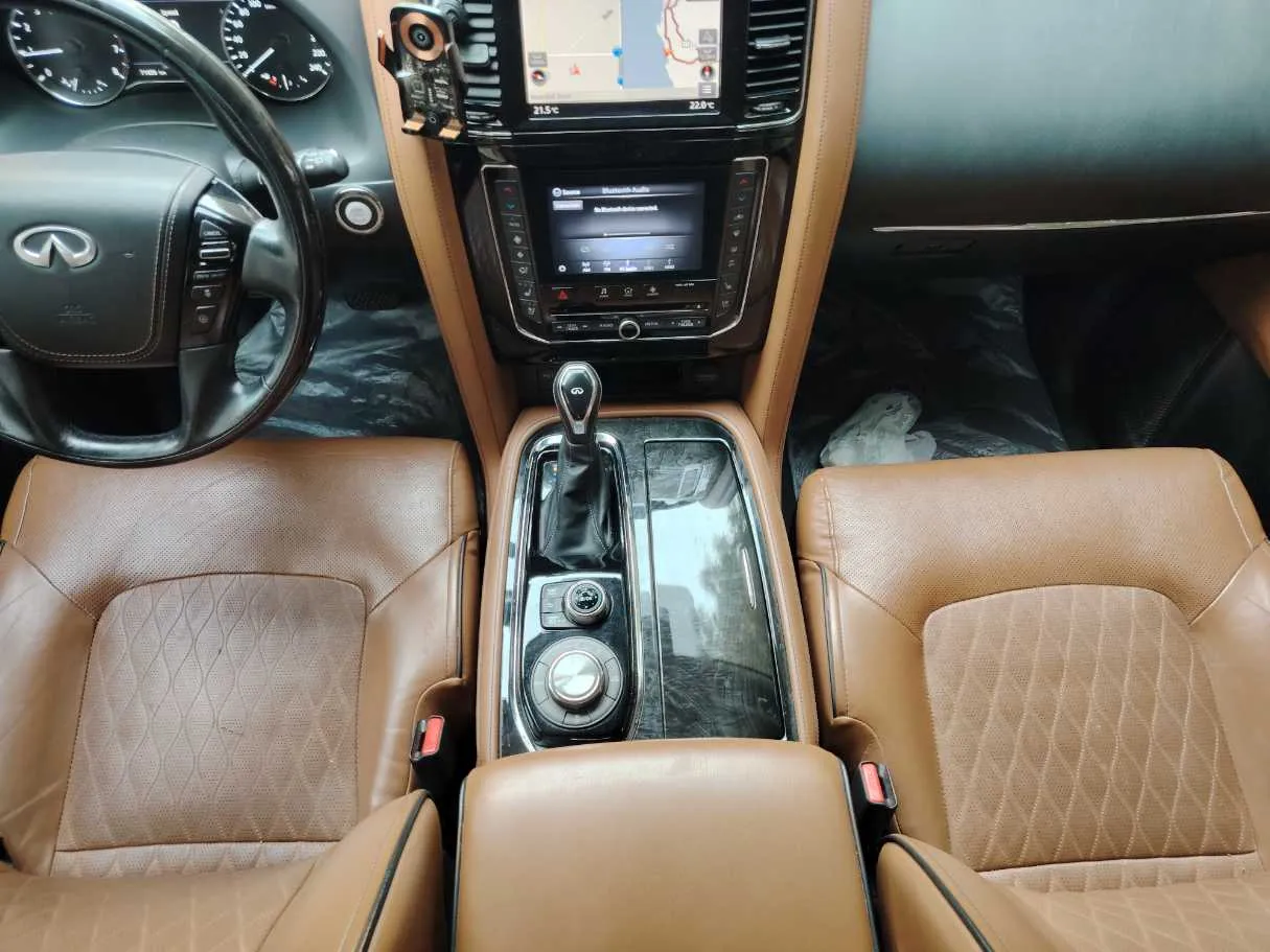 Car image 25