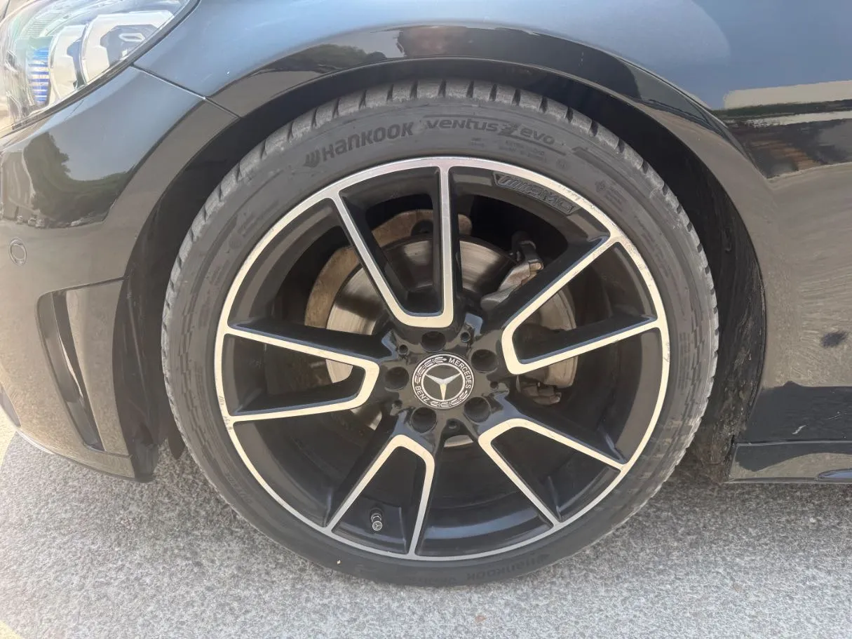 Car image 9