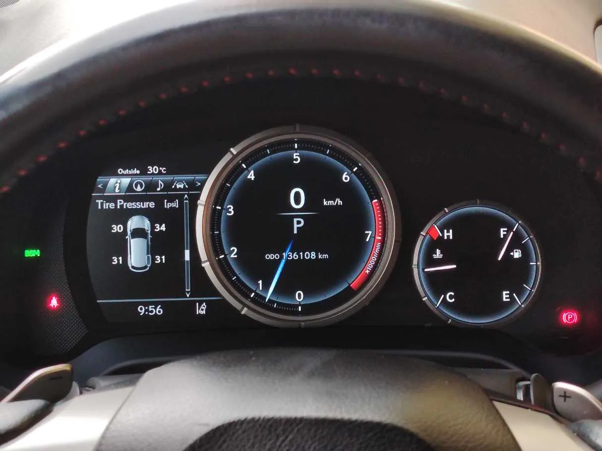 Car image 25