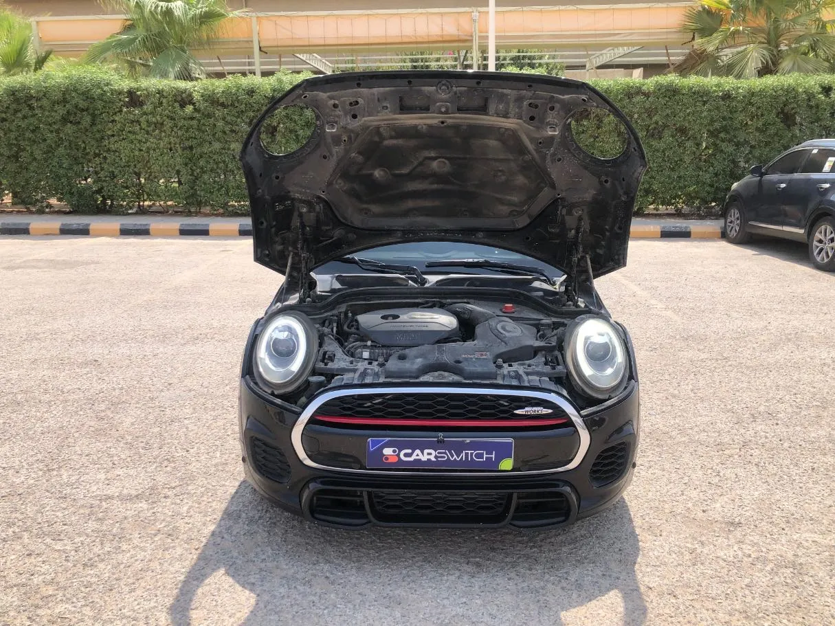 Car image 19