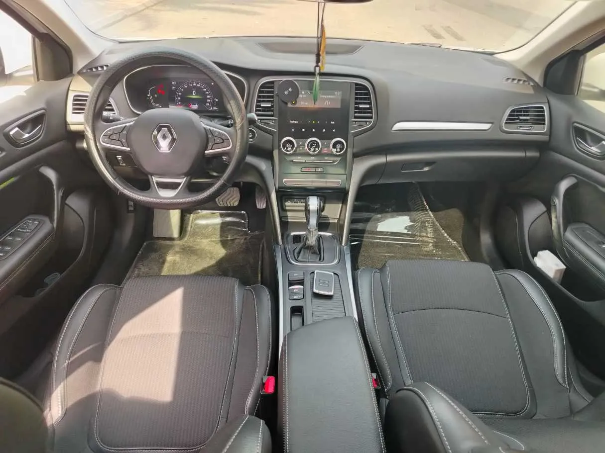 Car image 21