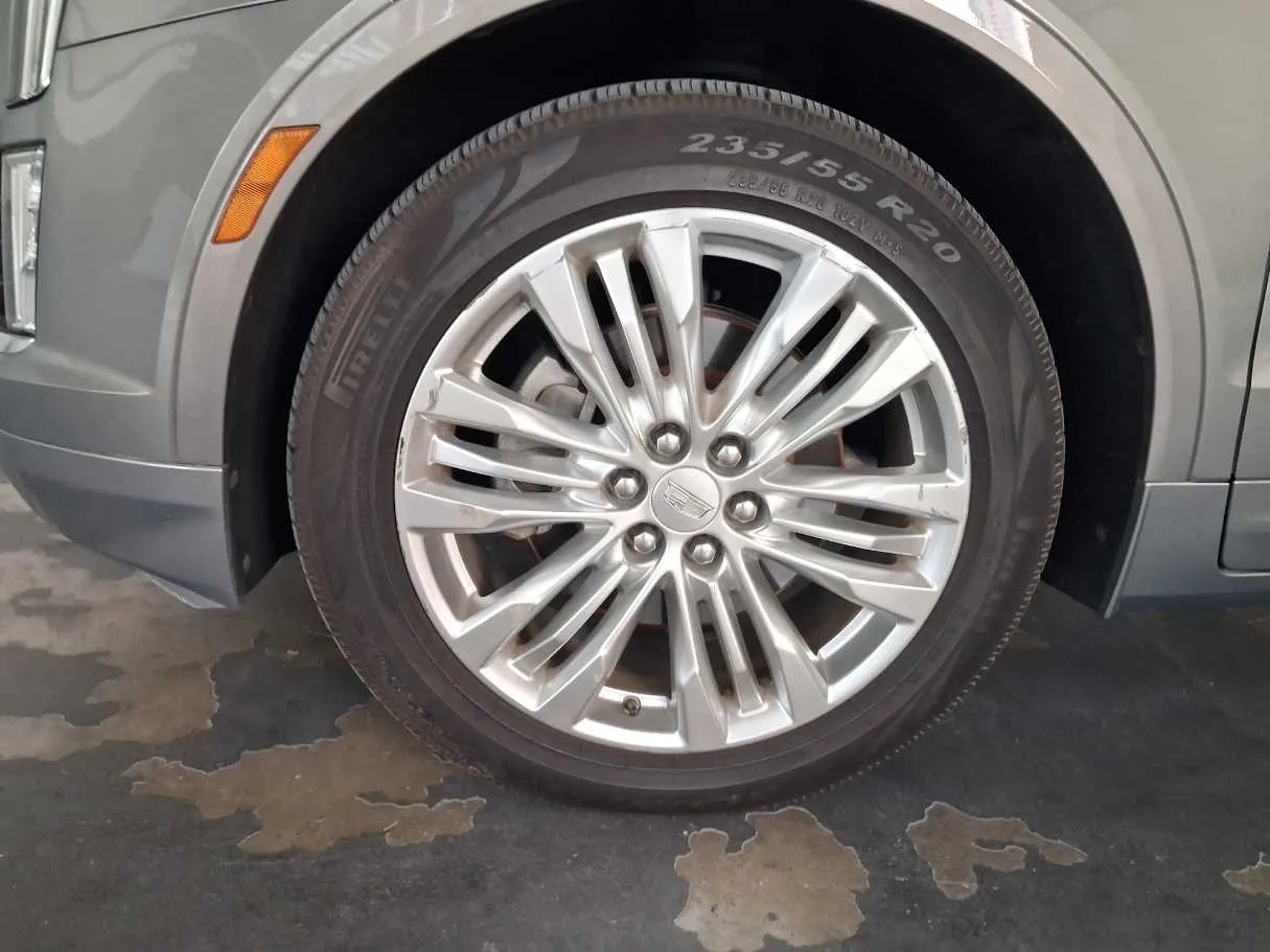 Car image 10