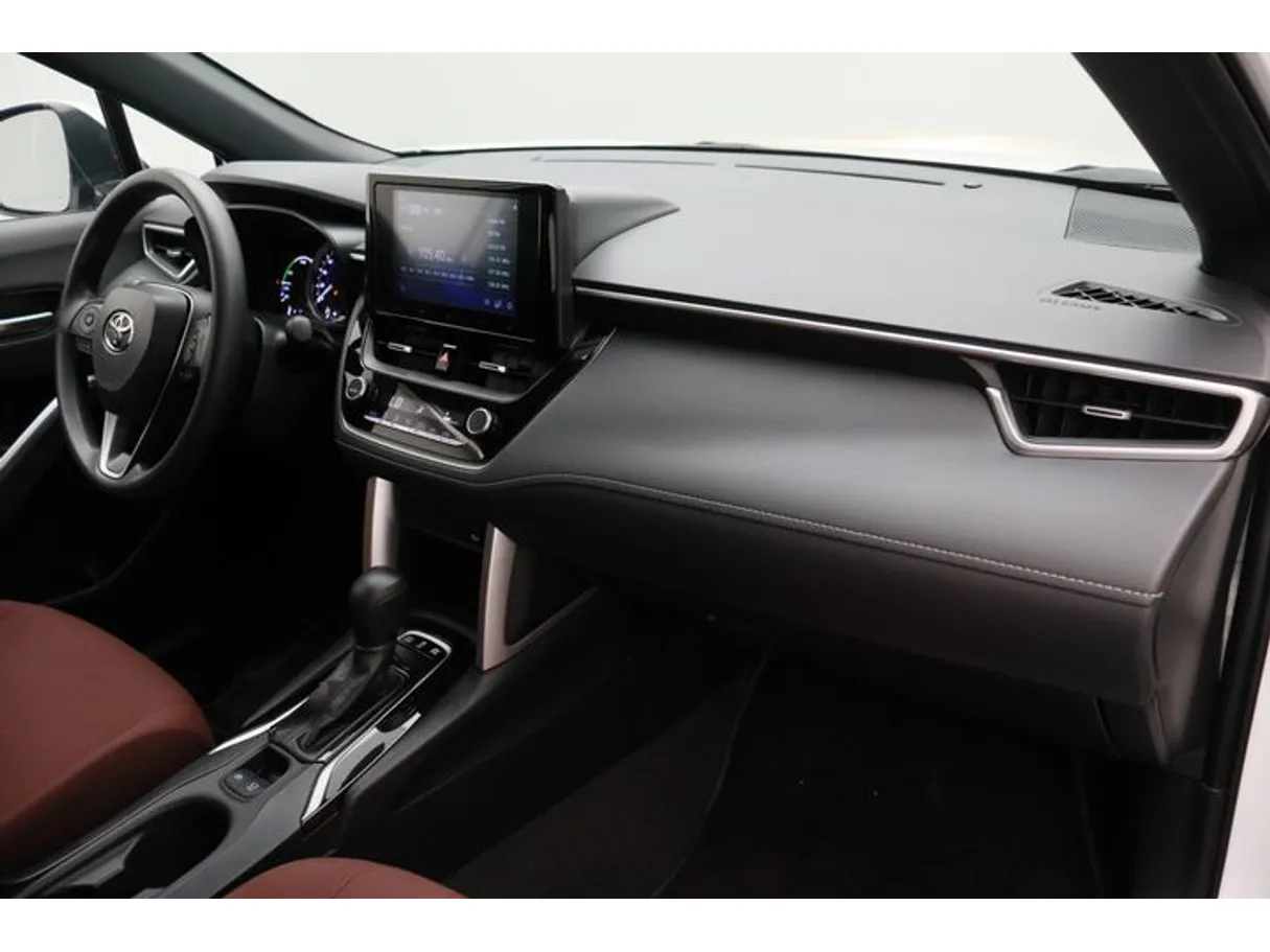 Car image 10