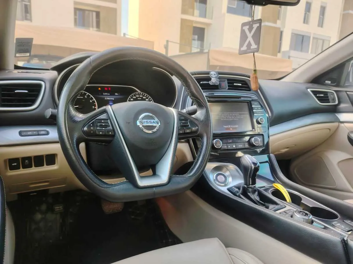Car image 27