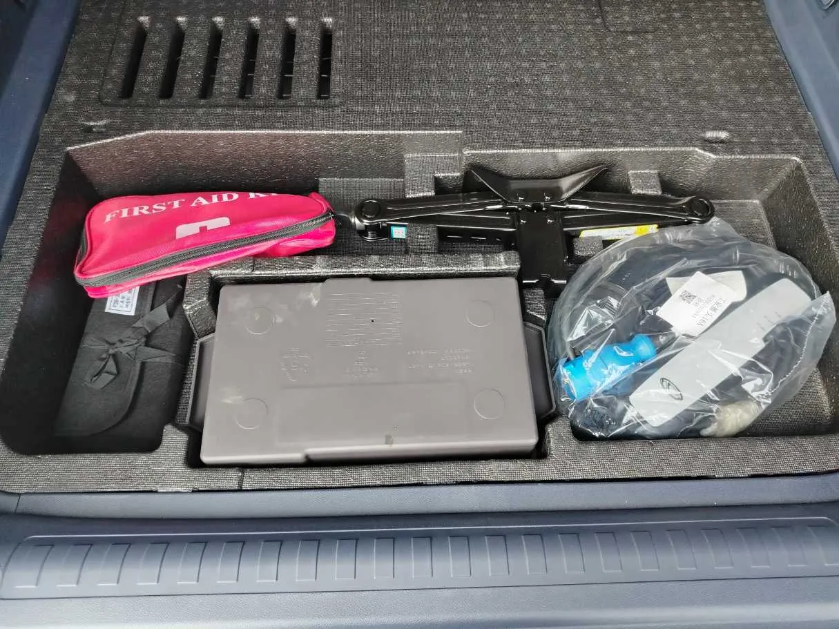 Car image 47