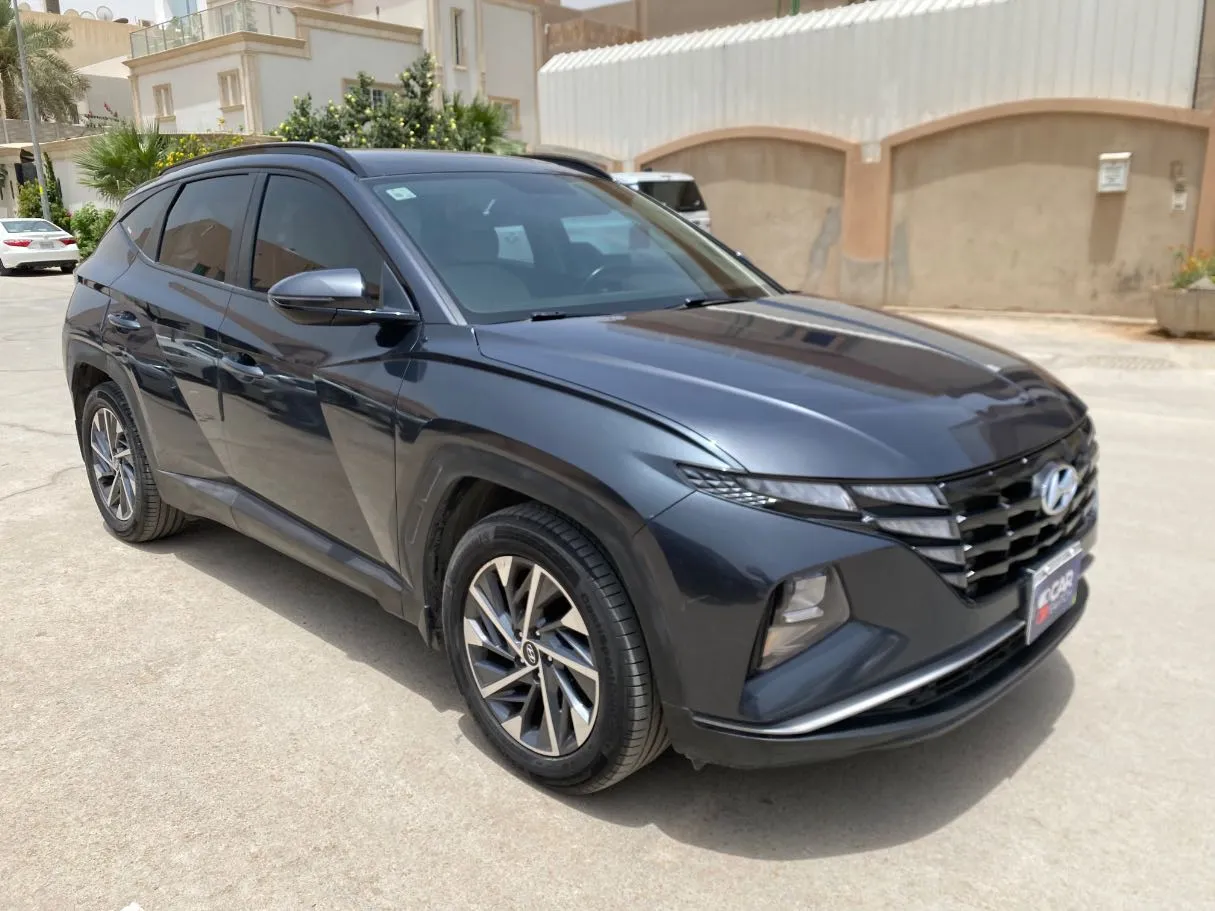 Car image 3