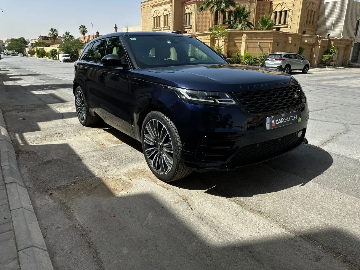 Car image 3