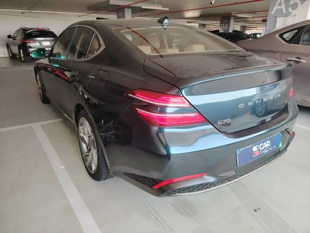 Car image 7