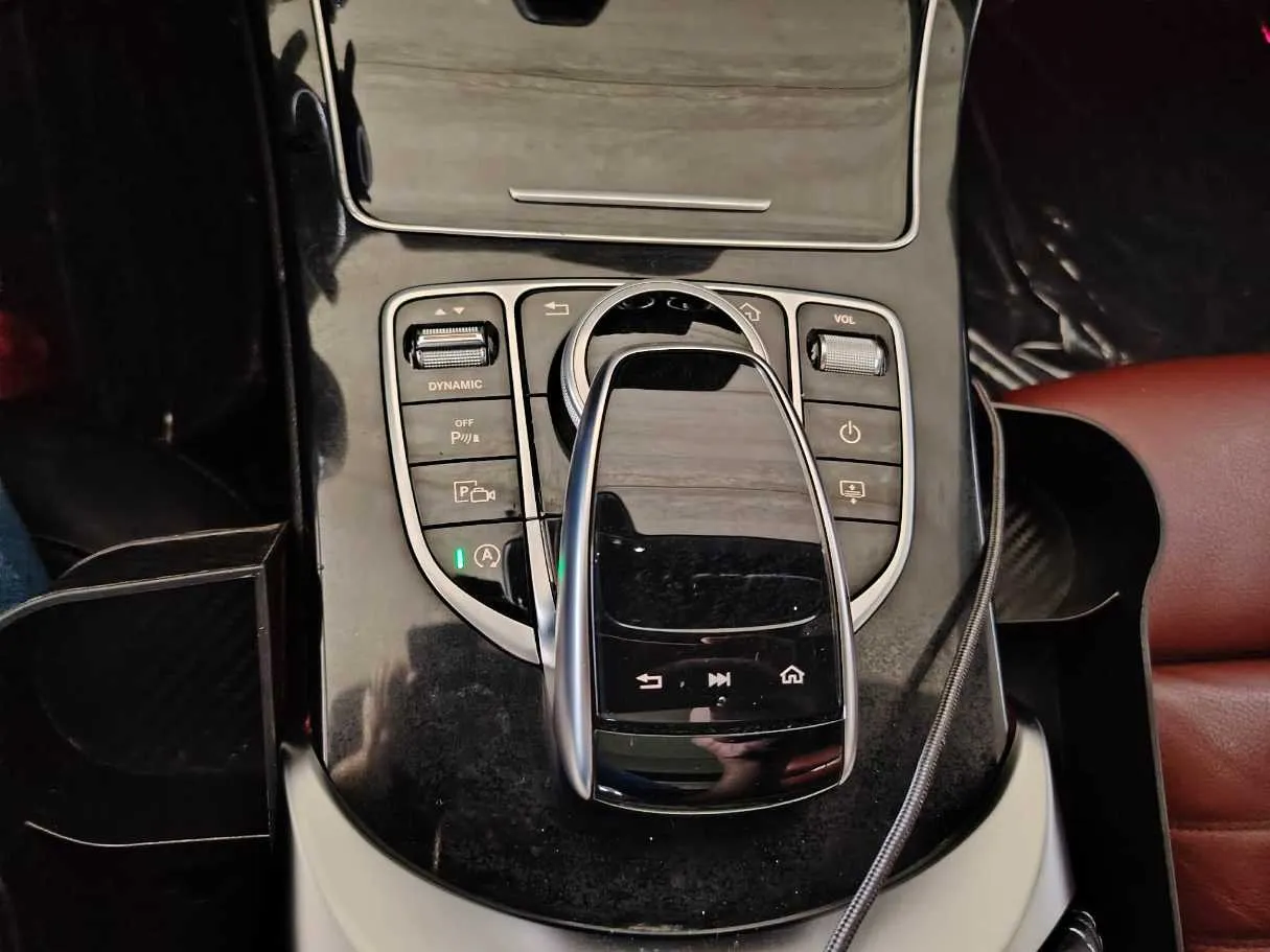 Car image 23