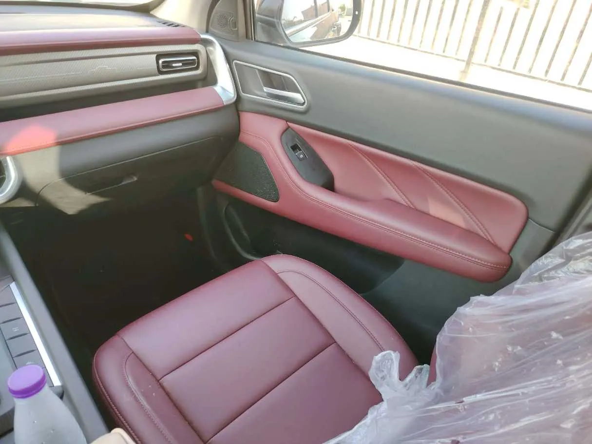 Car image 33